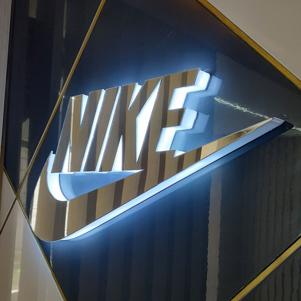 031 | Logo en acrílico 3D con iluminación