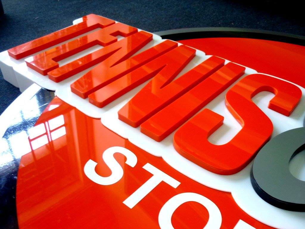 031 | Logo en acrílico 3D con iluminación