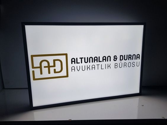 019 | Aviso clásico en acrílico tipo caja de luz