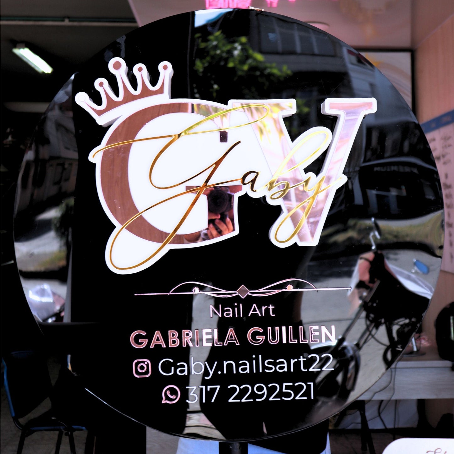 035 | Logo circular en acrílico 3D con figura interior en 3D