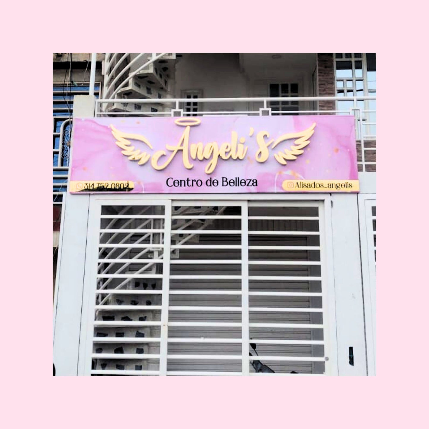 014 | Aviso con nombre en 3D iluminado