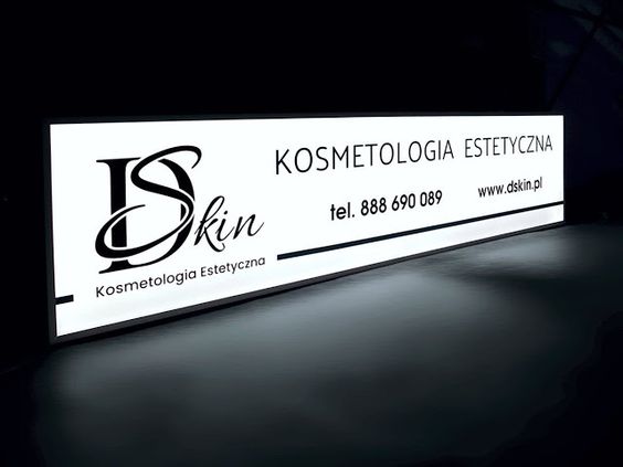 034 | Logo rectangular en acrílico 3D con iluminación